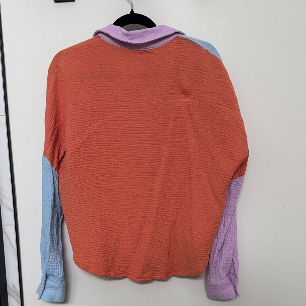 Colorblock Button-Up Shirt - Picture 2 of 5